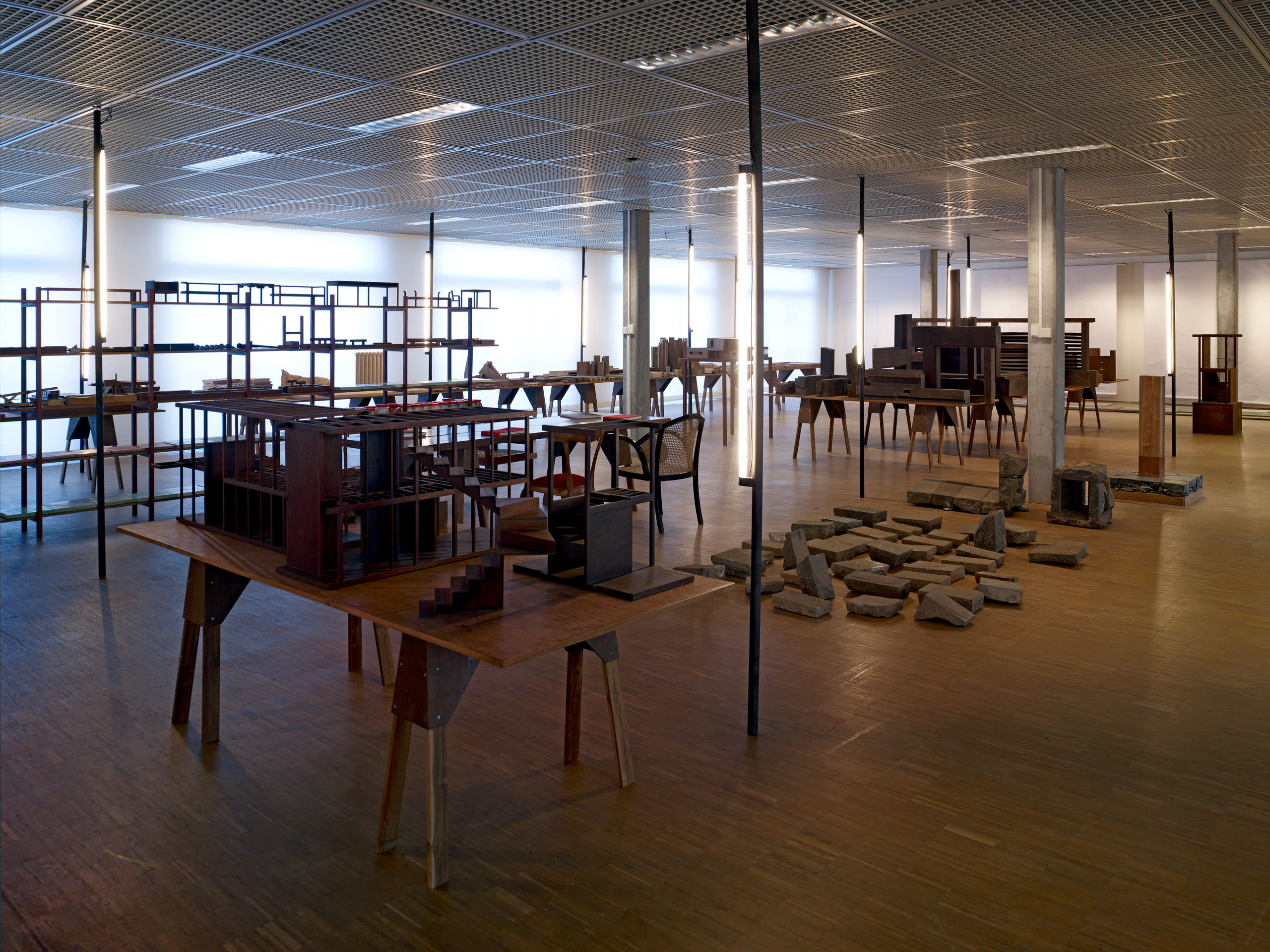 E11328 AP45 028075 j2560